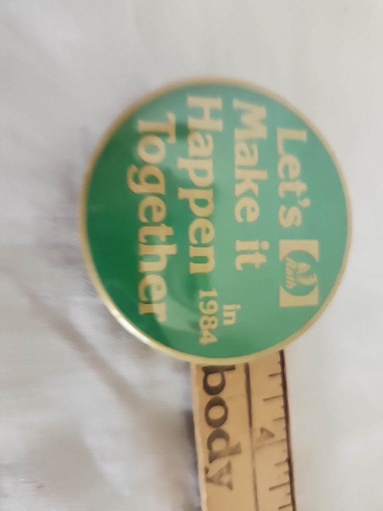VTG. "RATH" BLACK HAWK MEATS; Pinback Button 3"