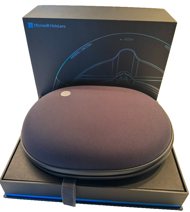 LIGHTLY USE: Microsoft HoloLens 1 Headset- With Box