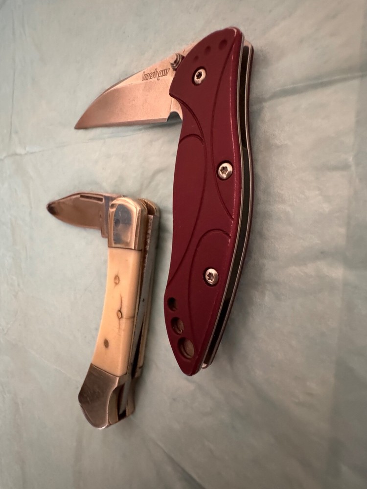 POCKET KNIFES, CONVENIENT, GOOD CONDITION, SO NICE, LIGHT.