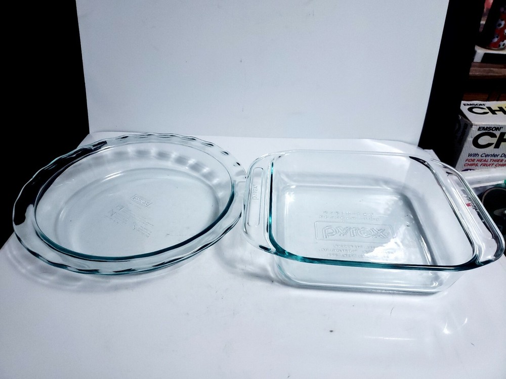 2 Pc PYREX Glass Bakeware Light Blue Tint - Square 2 Qt Baker, 9.5" Pie Plate