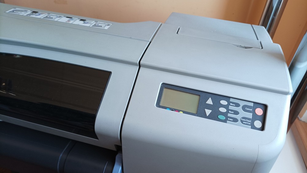 HP designjet 500 printer - working - needs servicing - let's arrange pickup