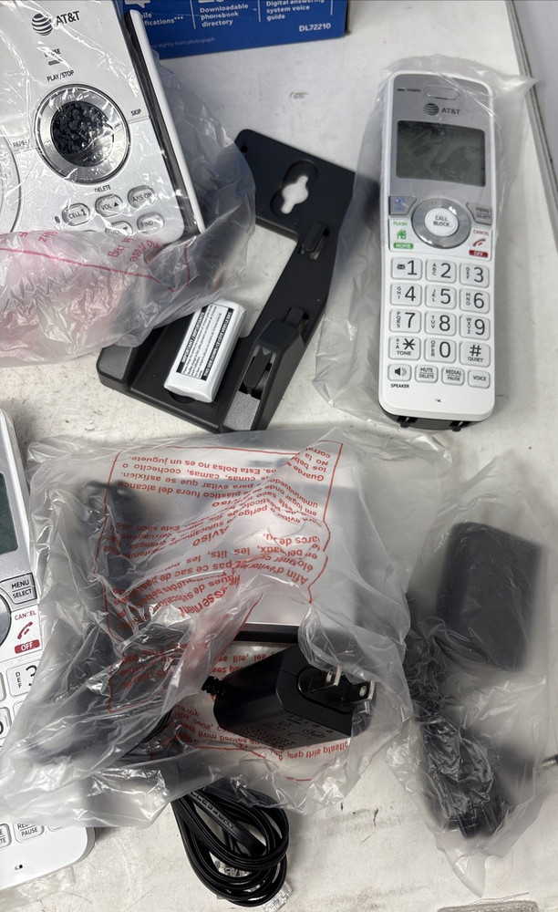 AT&T DL72210 Cordless Bluetooth Phone System With 2 Handsets & Base (USED)