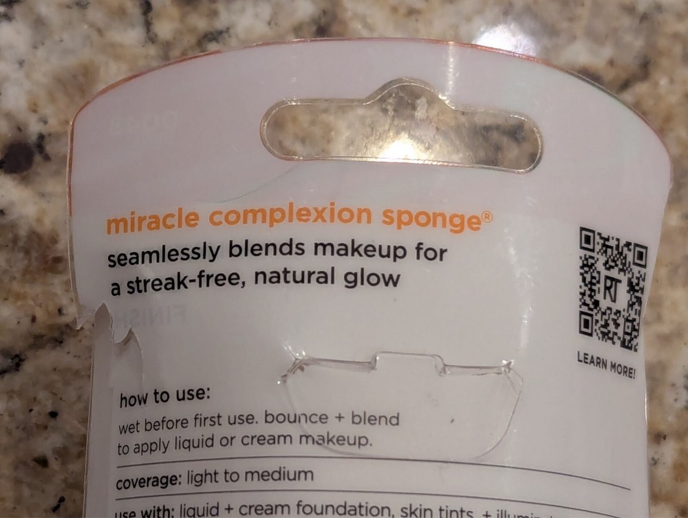 Real Techniques Orange Swirl Miracle Complexion Sponge