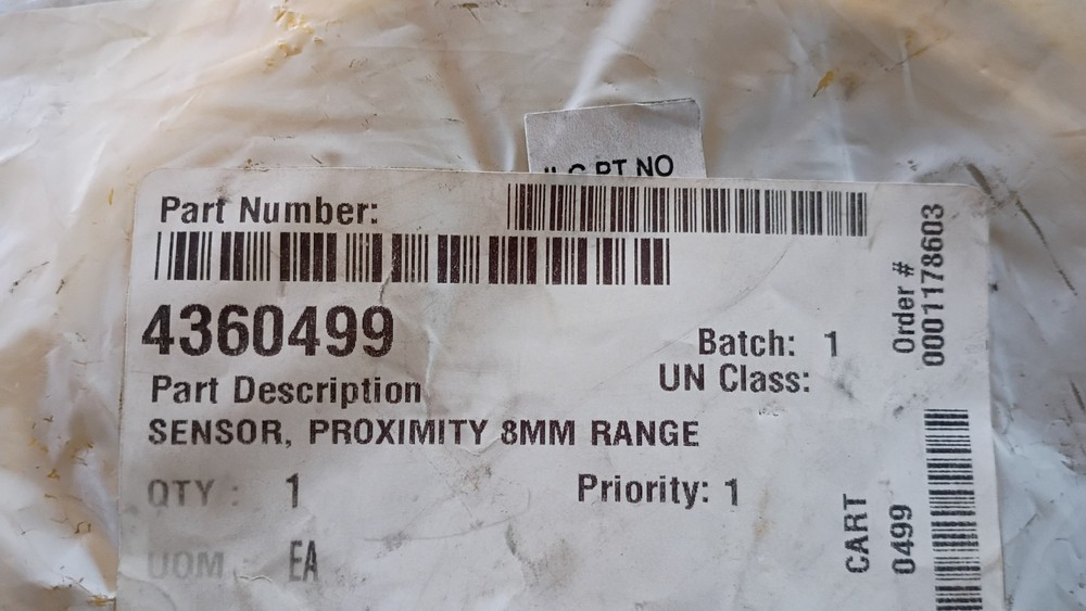 New genuine JLG 4360499 Proximity sensor 8mm range
