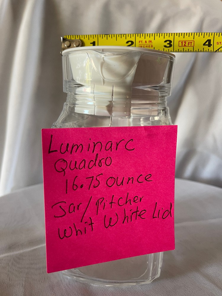 Quadro 16.75-Ounce Jug/Pitcher with White Lid