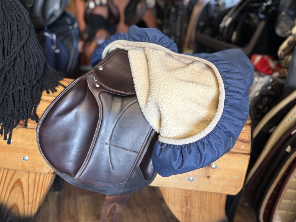 Arion C2 Event jump saddle. 17” MW