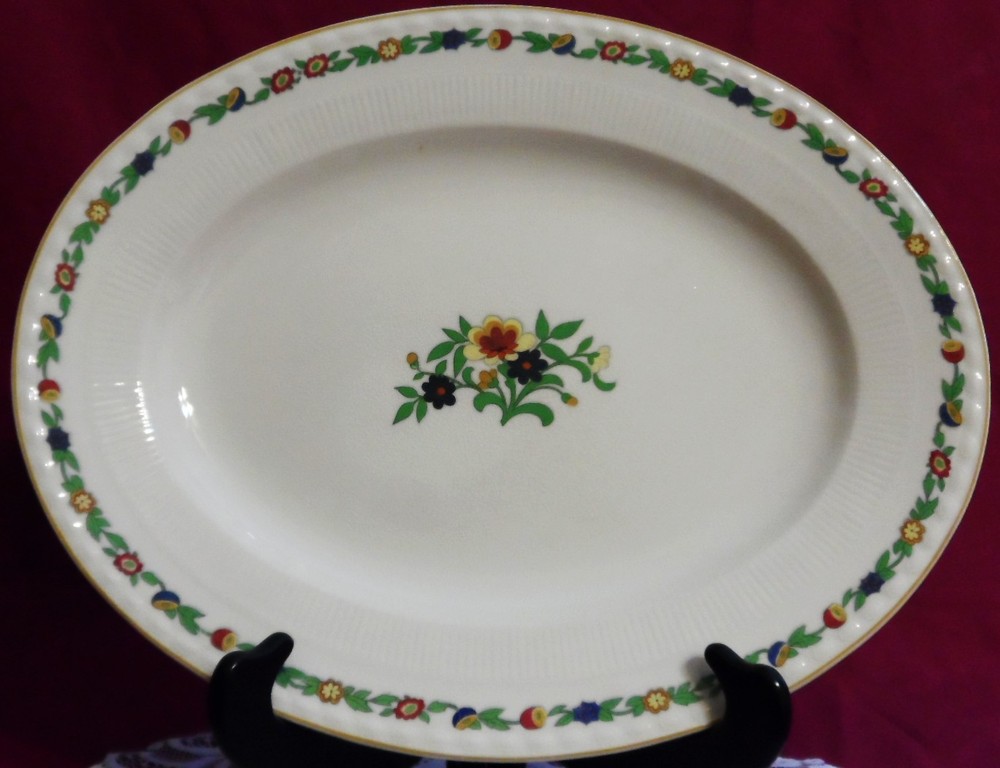ATQ MYOTT, SON & CO GREEN LEAF PATTERN #1791 OVAL SERVING PLATTER