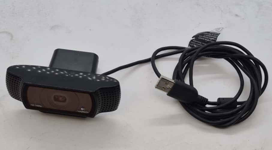 Logitech HD VU0028 USB Wired Webcam - Webcam Only