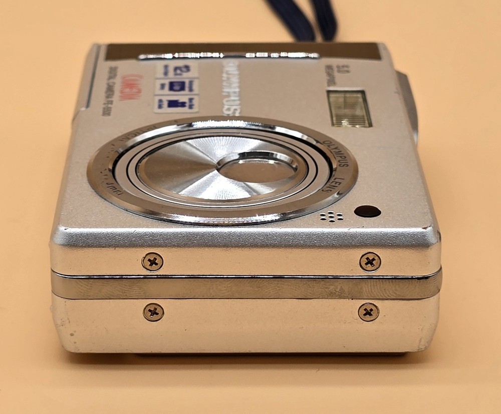 Olympus Digital Camera FE-5500 5.0MP Silver Tested ref A1