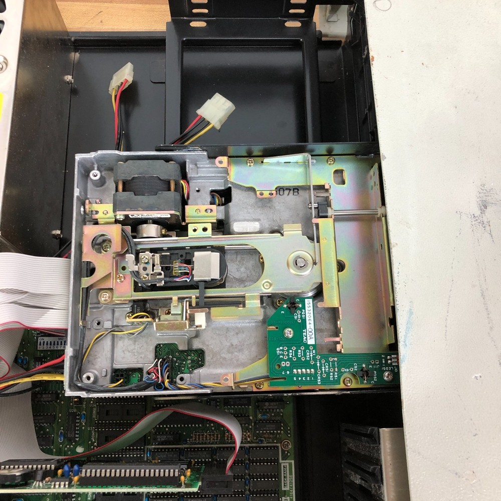 GEMS XT/PC IBM Clone Computer w/Drives & Cards (Powers On) for Restore
