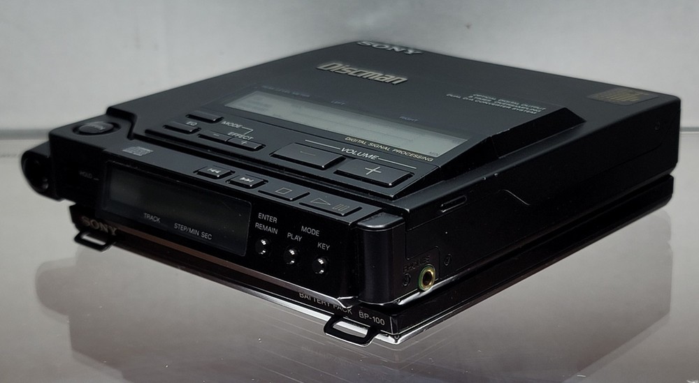 Sony D-555 Discman CD Player need service
