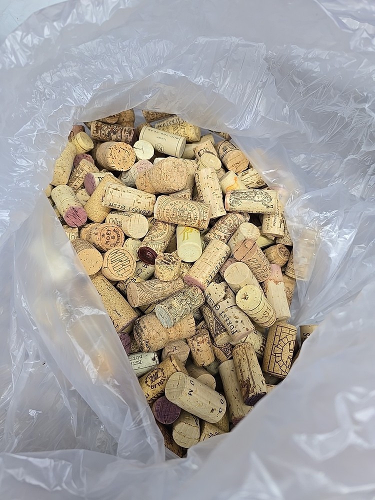 Wine Corks 2 Lbs. 10oz. Bulk Craft Corks By The Pound