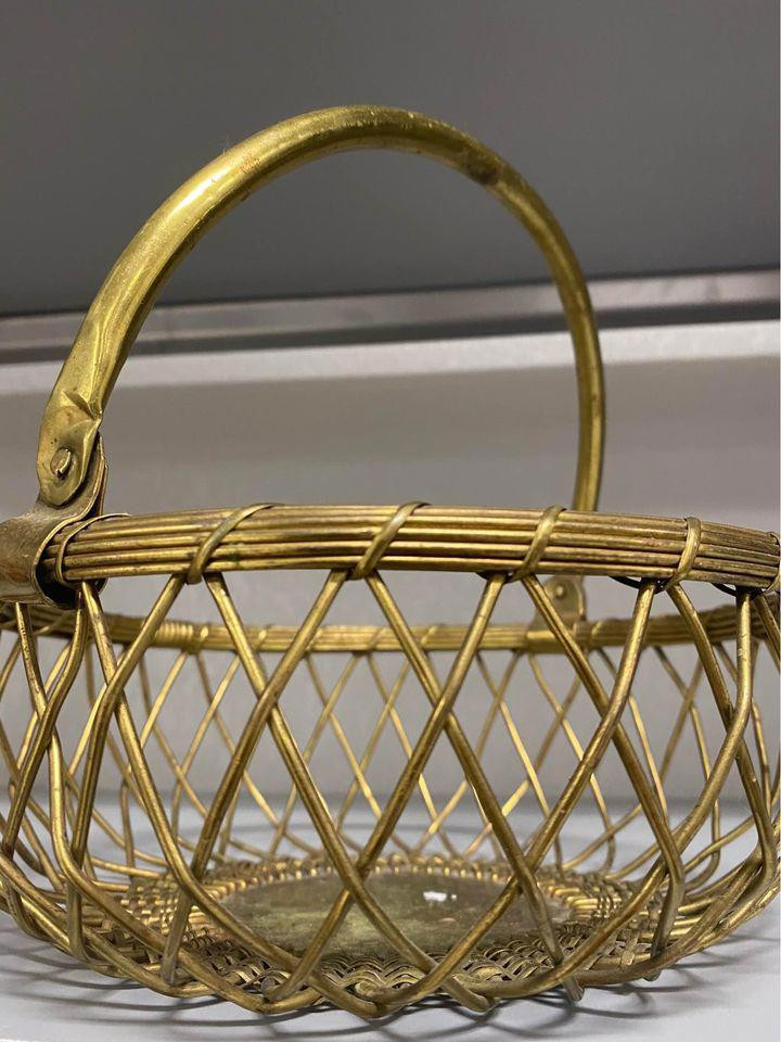 Vintage Solid 9” Brass Metal Basket with Handle 224