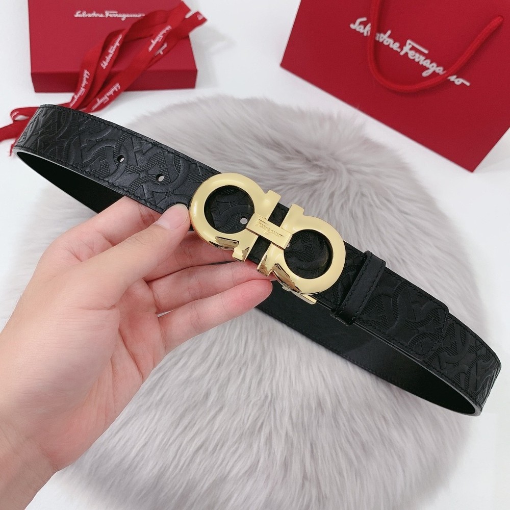 Authentic FERRAGAMO belt for sale NEW