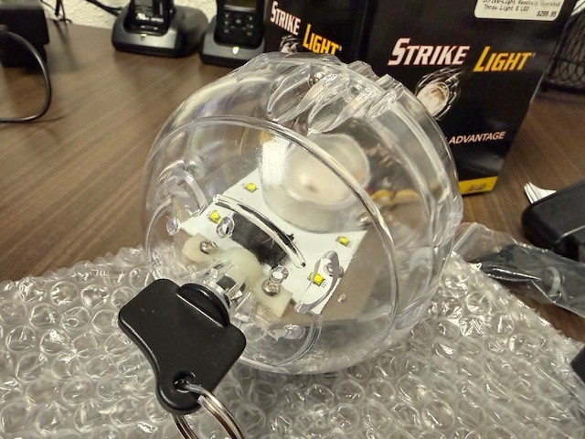 POLICE TACTICAL STRIKE LIGHT RECHARGEABLE RUGGED