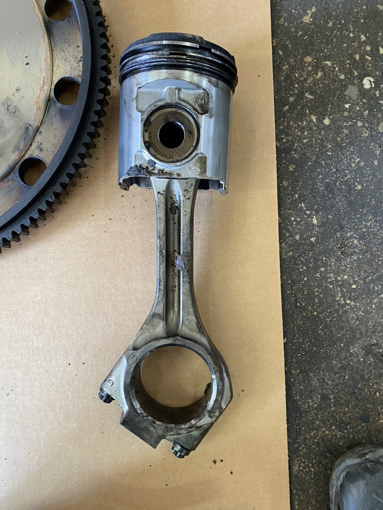 Mack E7 Connecting Rod & Piston ML4E9-10