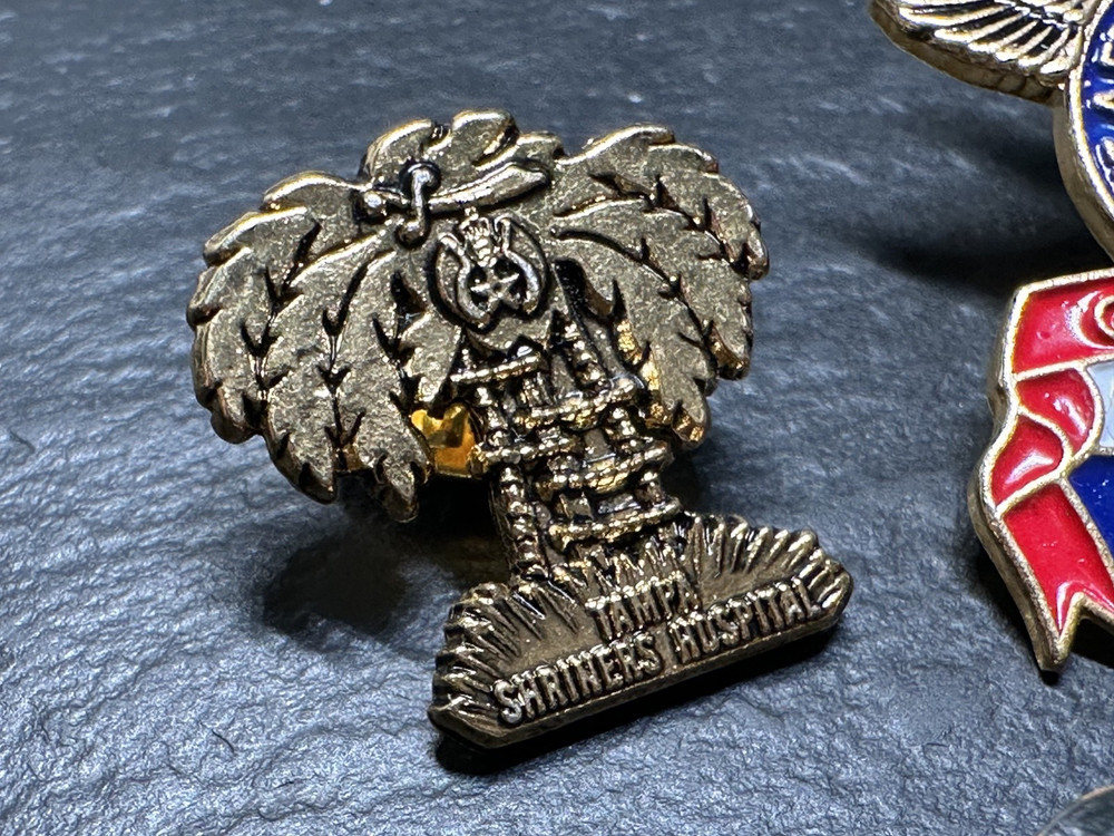 5 DIFFERENT VINTAGE SHRINER PINS I181