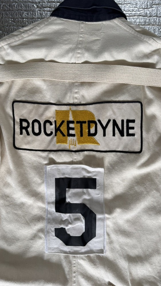 COMPLETE SUIT SPACE SHUTTLE GROUND TECHNICIAN SPACE FLIGHT OPERATIONS c1993