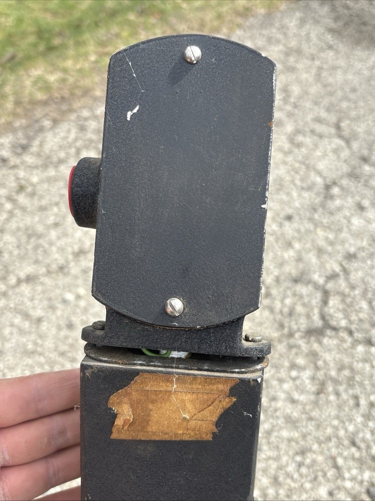 Vintage Mariam Analog Manometer