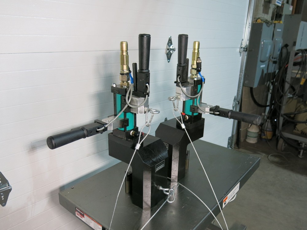 TOX PRESSOTECHNIK JOINING SYSTEM POWER PACK TWO CINCHERS UNUSED SHARP