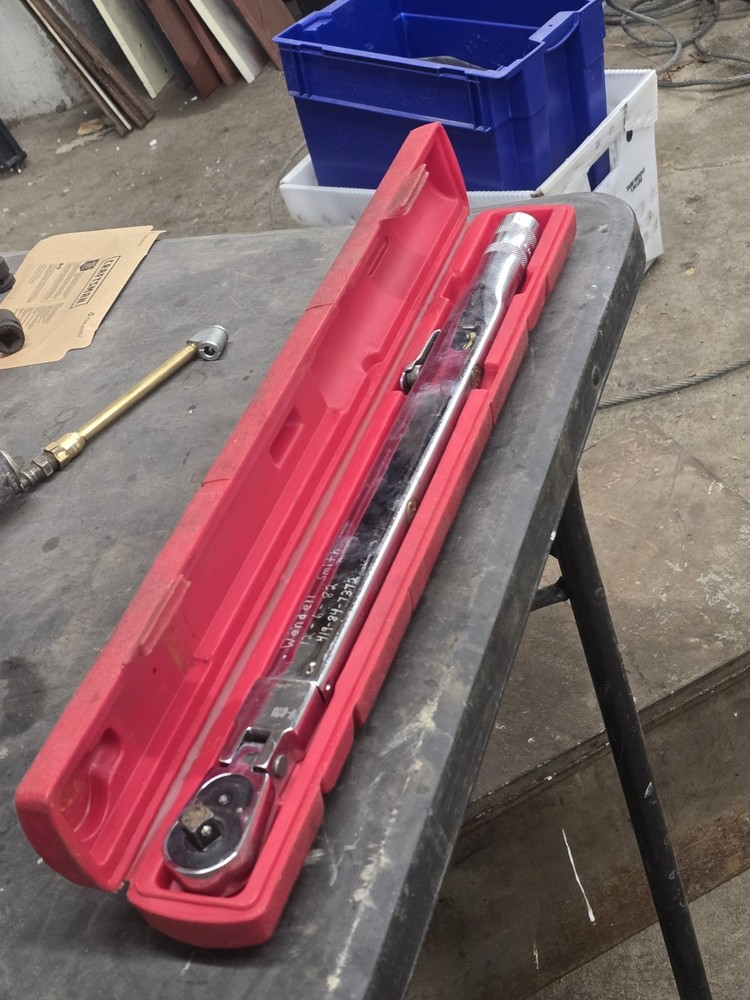 Snap-on Click-Type Adjustable Ratcheting Torque Wrench with Case