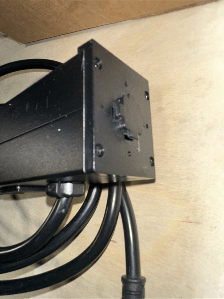 8 Outlet Power Distribution Unit
