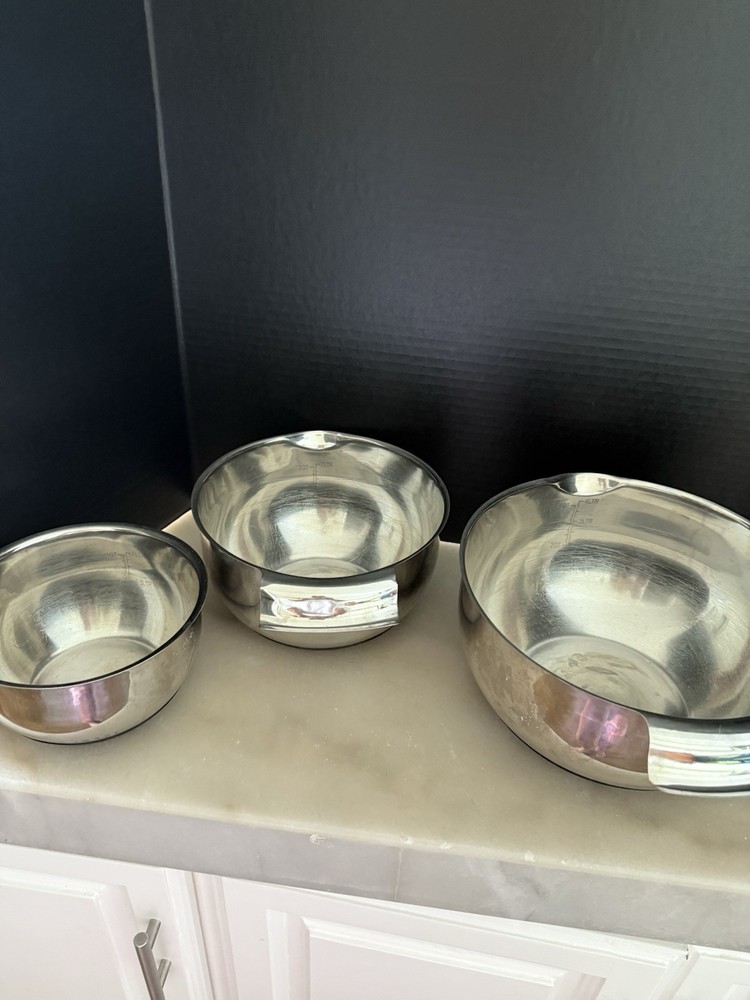 Sharper Image 3 Piece Stainless Steel Bowl Set Rubber Bottom