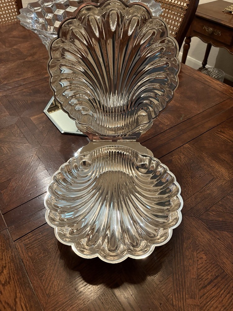 Vintage Heavy Silver Plate Large Covered Hinged And Scalloped Clam Shell Server