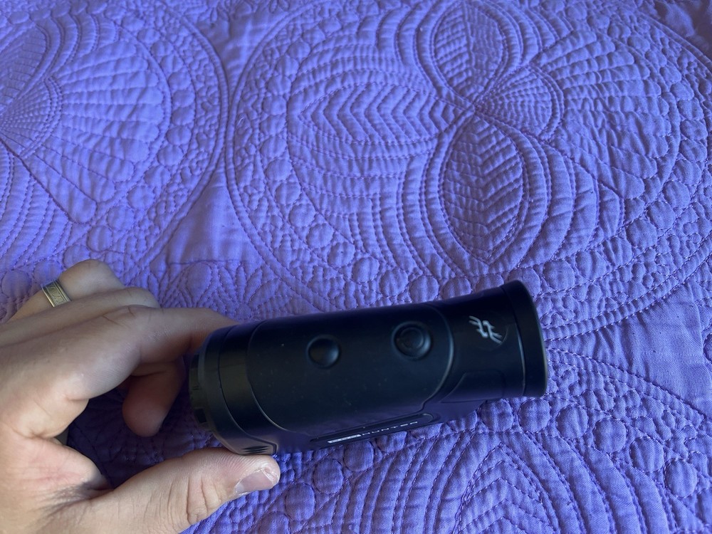 Simmons Pro Hunter 1000 Yard Range Finder Water Resistant Black