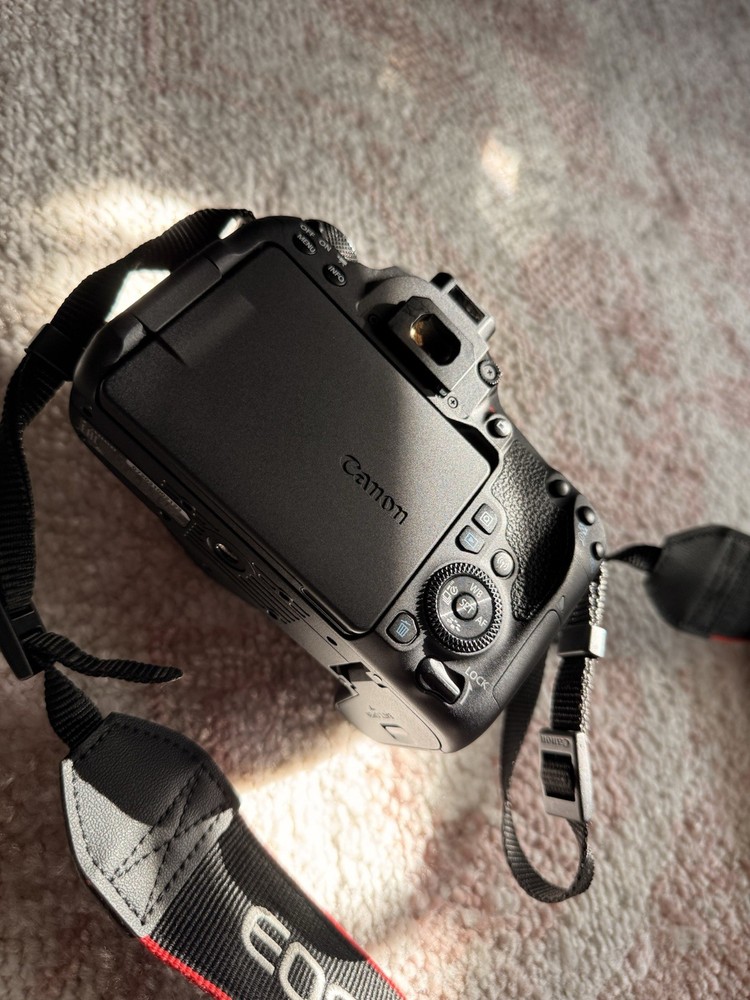 Canon EOS 77D Camera Accessory Bundle with EFS 18-55mm Lens, Strap, Charger