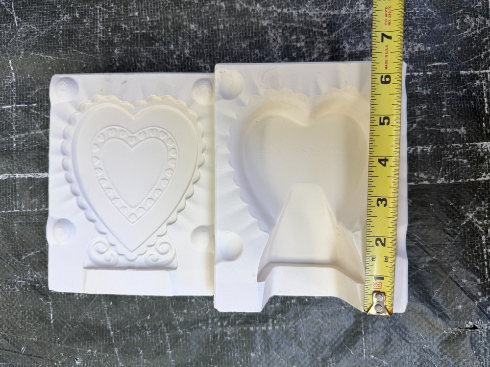 VINTAGE ALBERTA CERAMIC MOLD #A-301 HEART PICTURE FRAME
