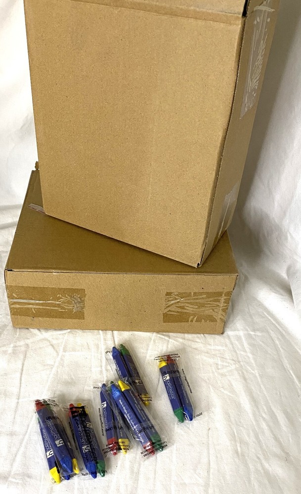 1000 - Hoffmaster Mini Triangular DBL Tip Crayons 120840 Red/Blue & Green/Yellow