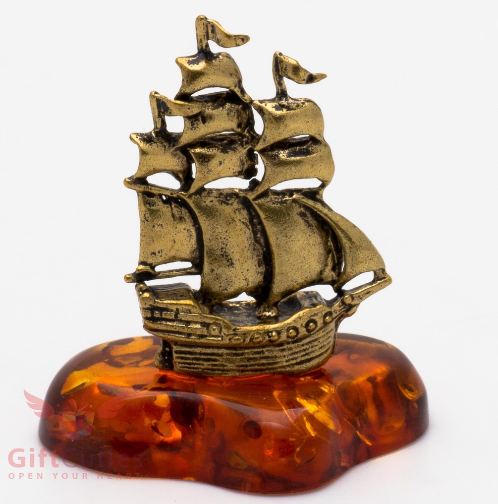 Solid Brass Amber Figurine Caravel Frigate Ship Ironwork