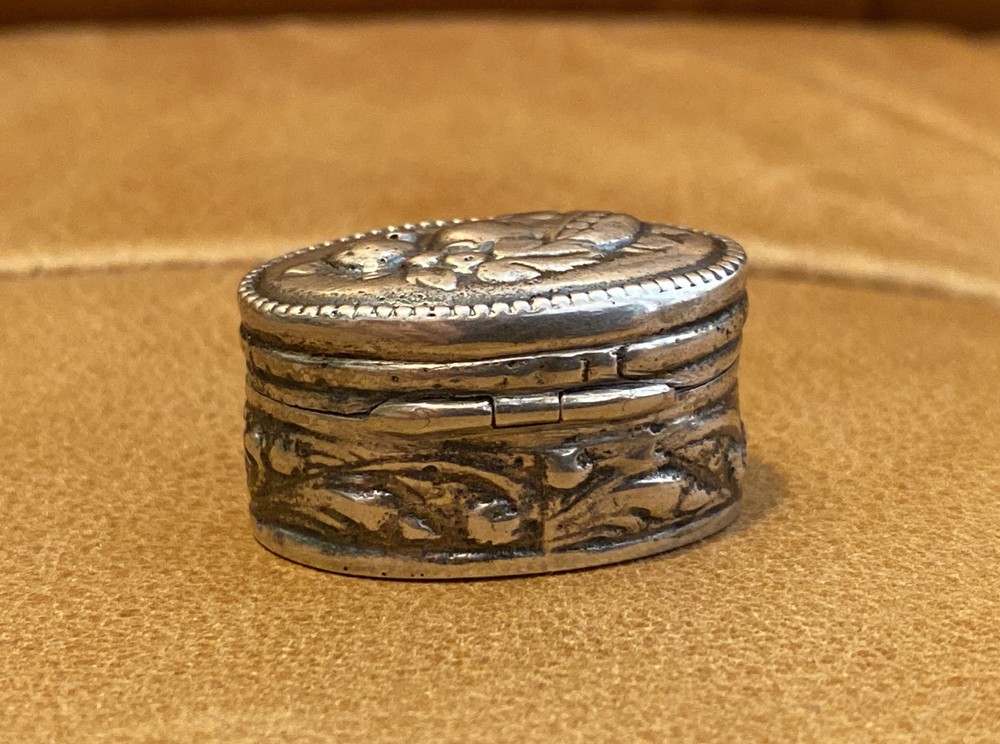 Vintage Italian 800 Silver Fruit Decorated Hinged Lid Patch Box-Makers Marks