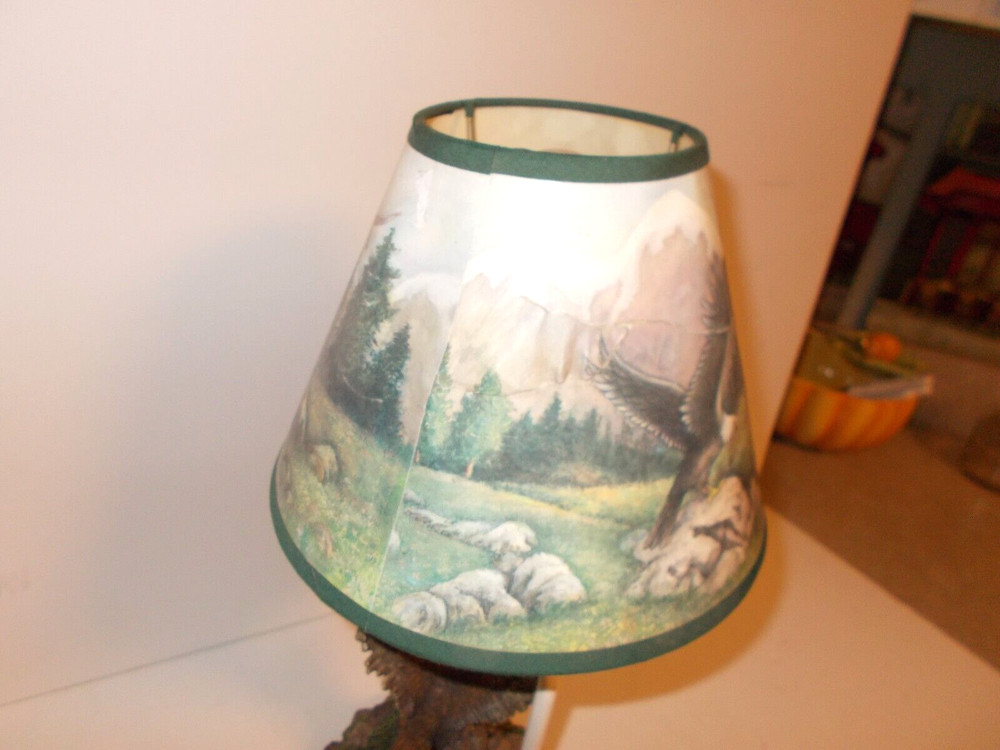 NIGHT LIGHT WITH EAGLE FIGURE