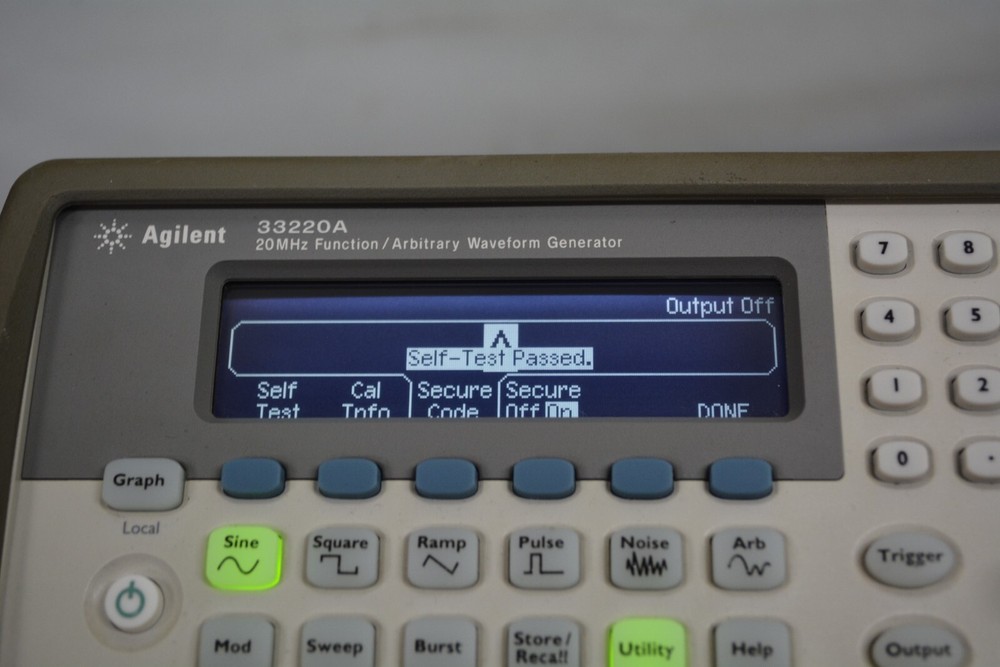^ Agilent 33220A 20 MHz Function Arbitrary Waveform Generator #X3432