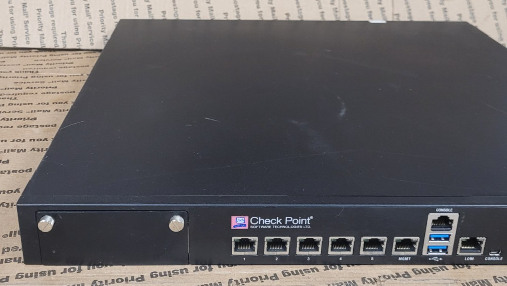 CHECKPOINT PB-20 SECURITY FIREWALL APPLIANCE NO RACK EARS (TESTED)