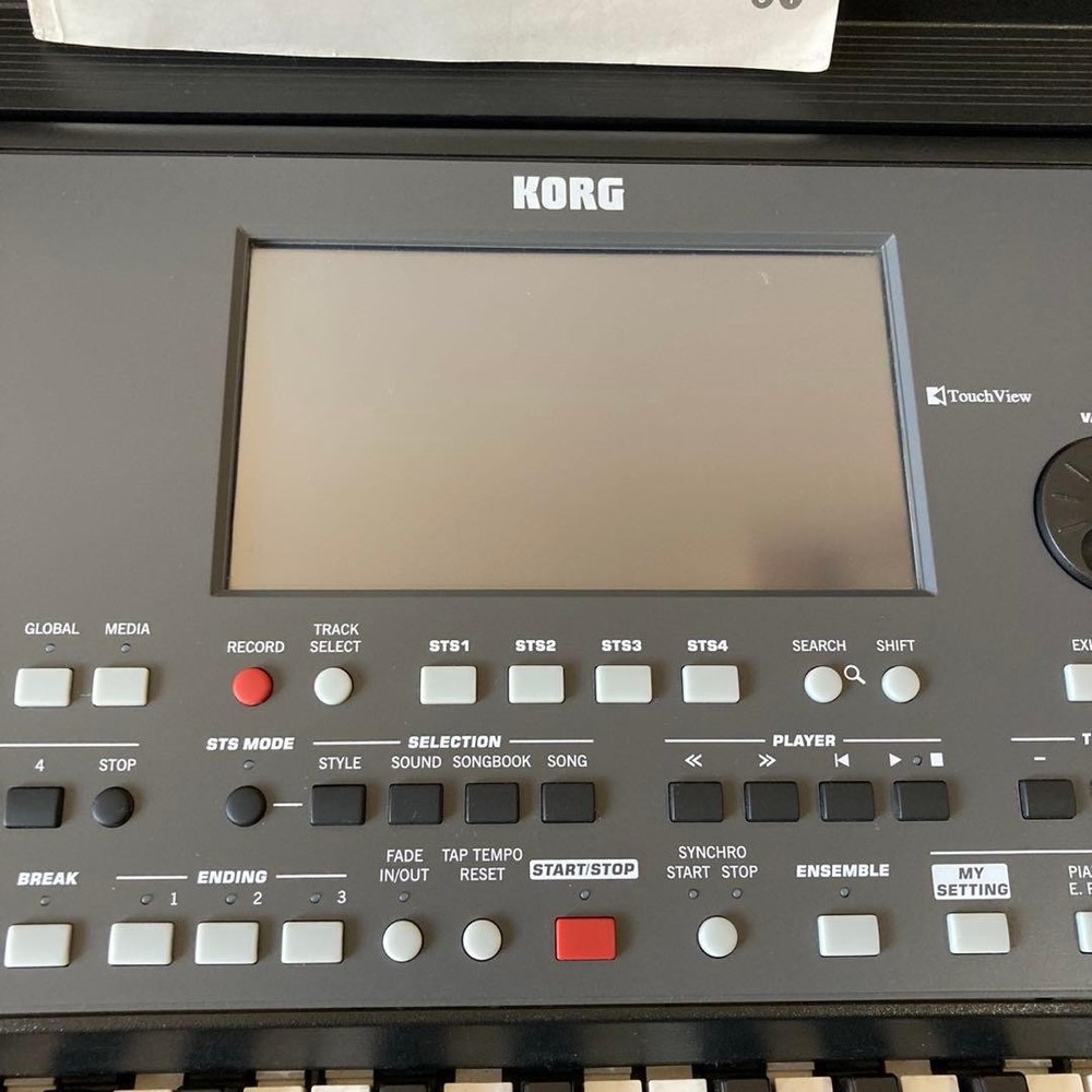 KORG Pa600 Professional Arranger Keyboard