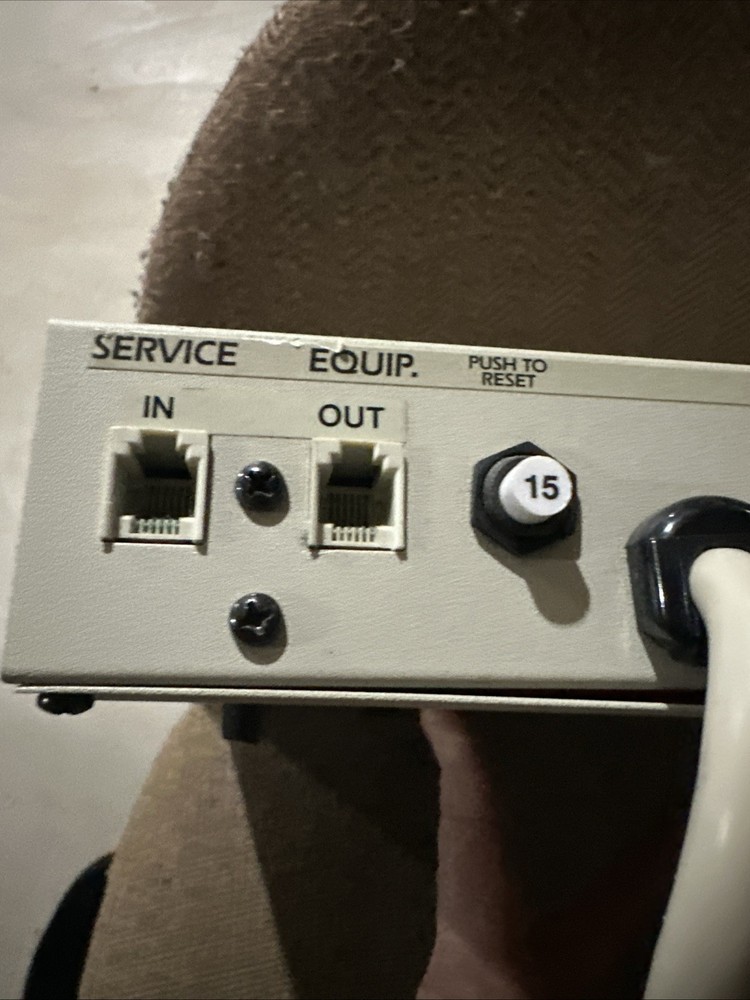 Tripp Lite CCI 6-12 Transient Voltage Surge Suppressor 6-Outlet Command Console