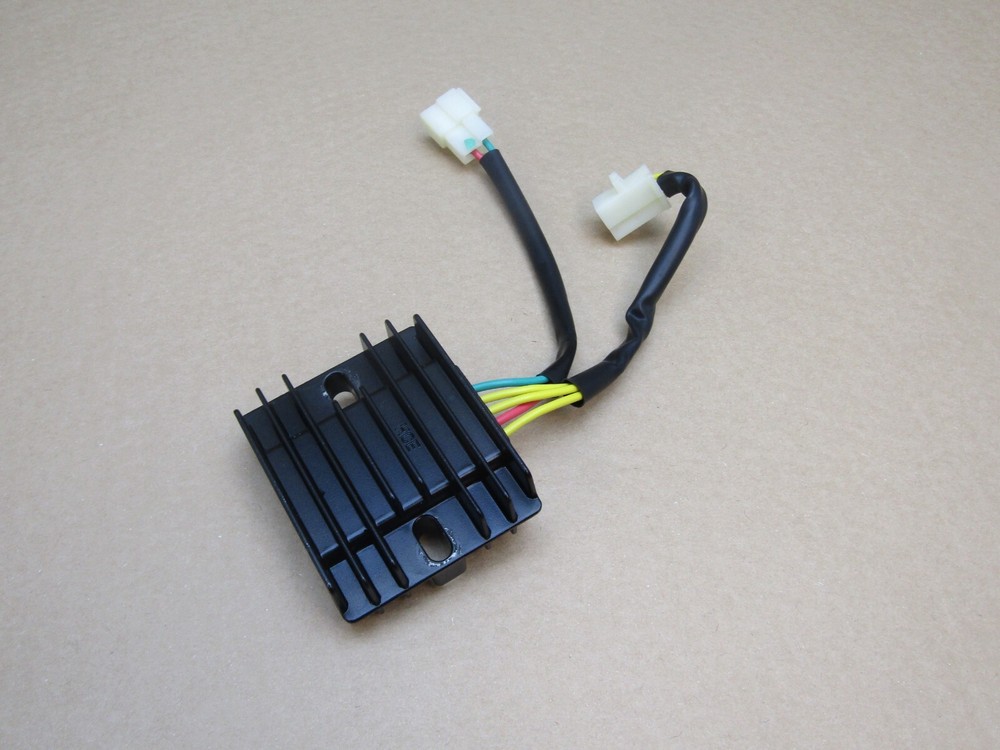 SYM Fiddle 125 E5 2023 23 miles regulator rectifier (12017)