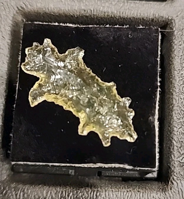 Uranium Glass Knapped Arrowhead Eccentric