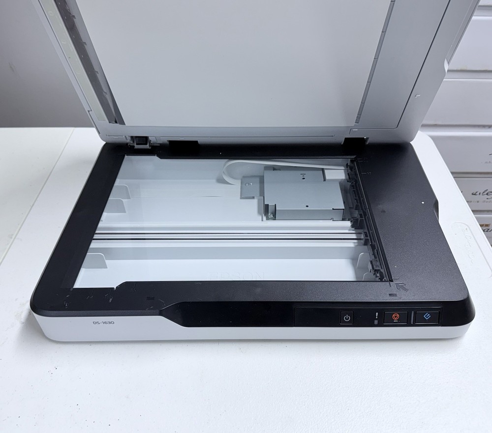 Epson DS-1630 Flatbed Color Document Scanner (READ)