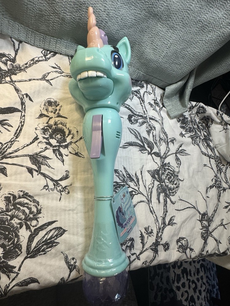 Unicorn Chomp-A-Bubble Refillable Bubble Wand Electronic NWT 3+ Blue