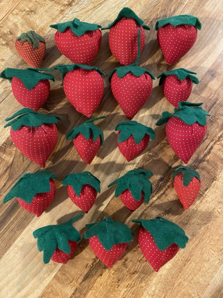 Strawberry Pin Cushions Various Sizes 19pc