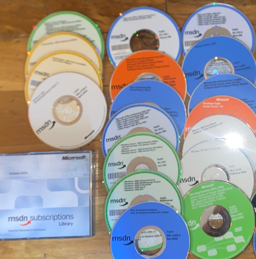 35 Microsoft Developer Network MSDN Discs Library 2001-2006 Bulk Lot