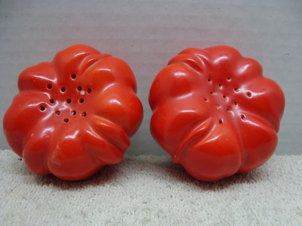 Hand painted red tomato shape salt & pepper shaker set.