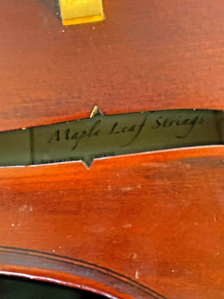 Maple Leaf Strings 110 Cello Outfit 1/2 Size