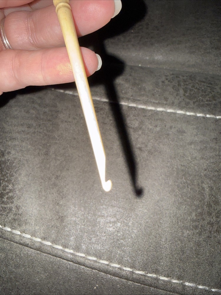 Vintage Bone Hand Turned Double Sided Crochet Hook
