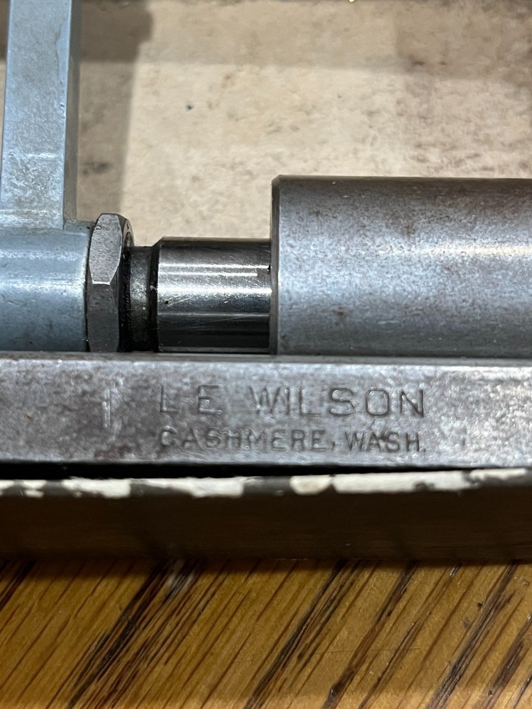 L. E. Wilson Trimmer Micrometer Adjustment Case Trimmer & 5x Shell Holders