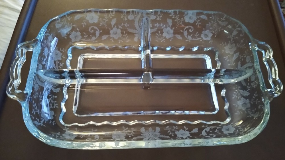 Viking New Martinsville Prelude three part, handled, rectangular dish